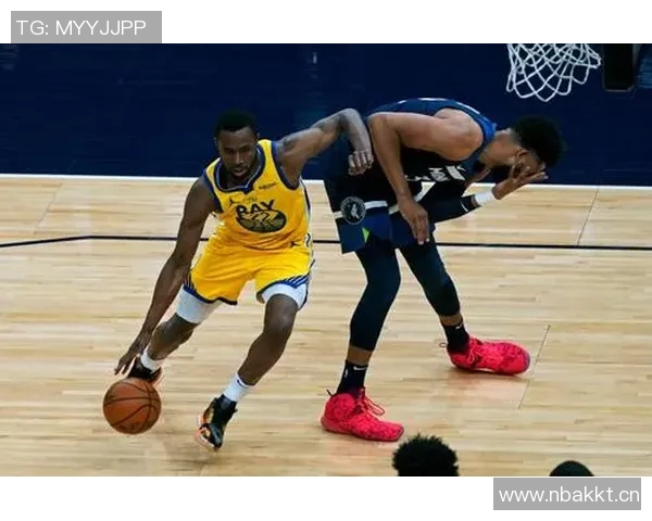 维金斯半场表现平平三分球和罚球均未命中仅得10分